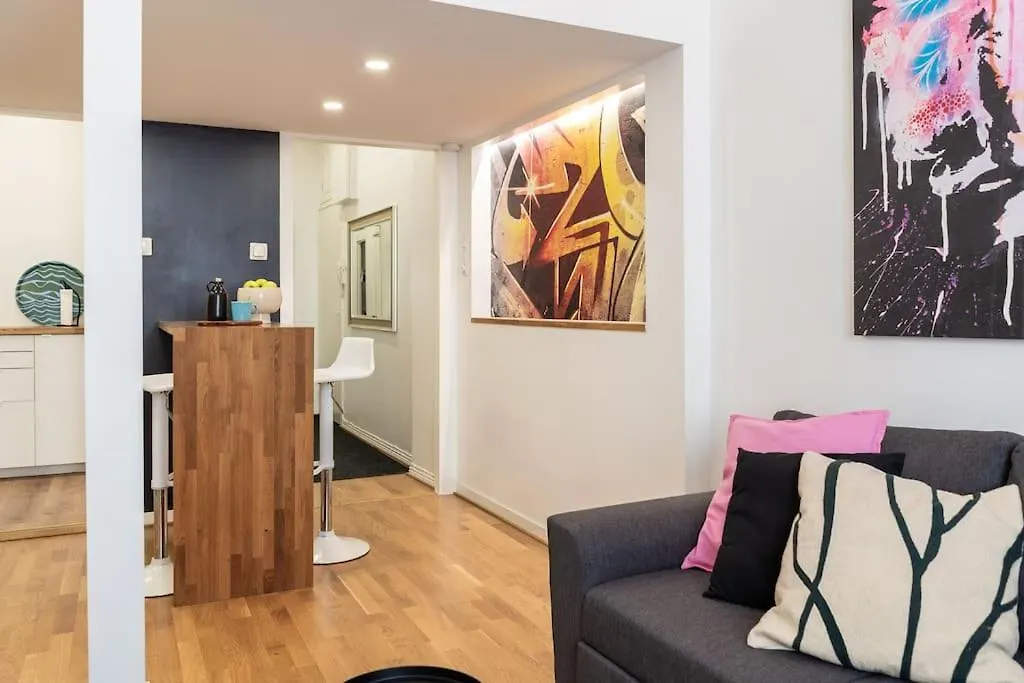 Centrally Located For Up To 4 Helsinki Finland