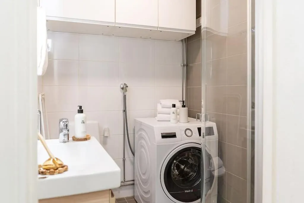 Centrally Located For Up To 4 Helsinki Finland